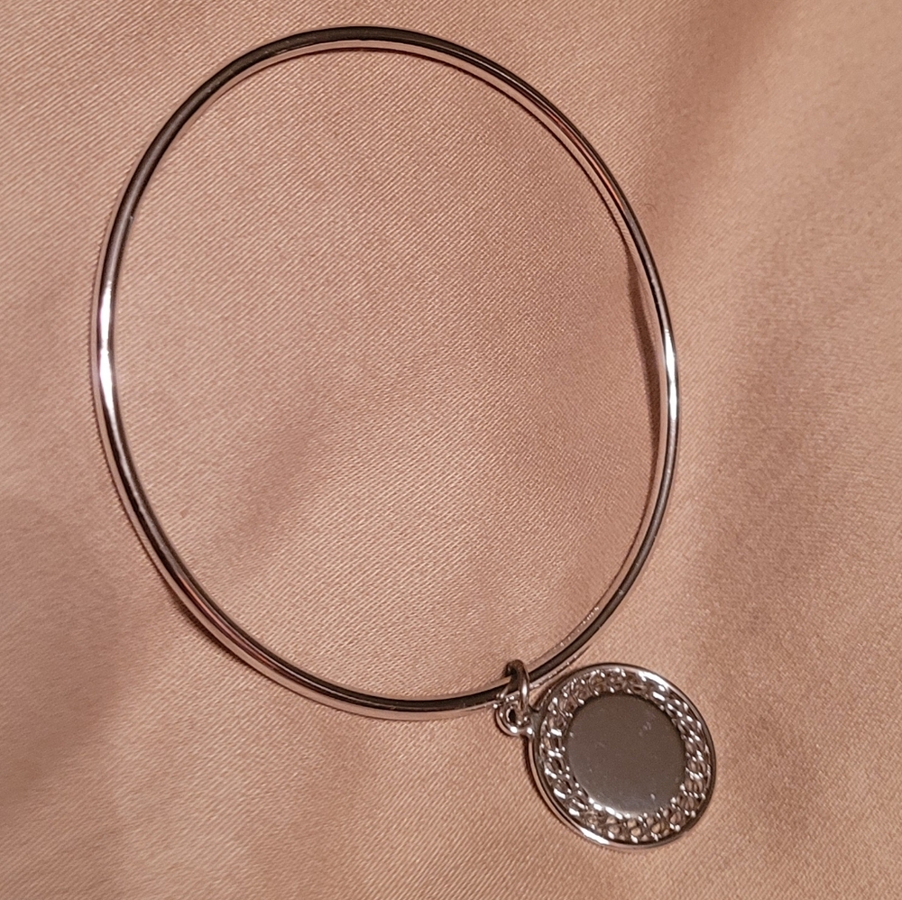NWOT sterling silver engravable bangle bracelet